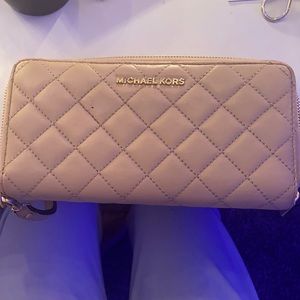 Micheal kors wallet